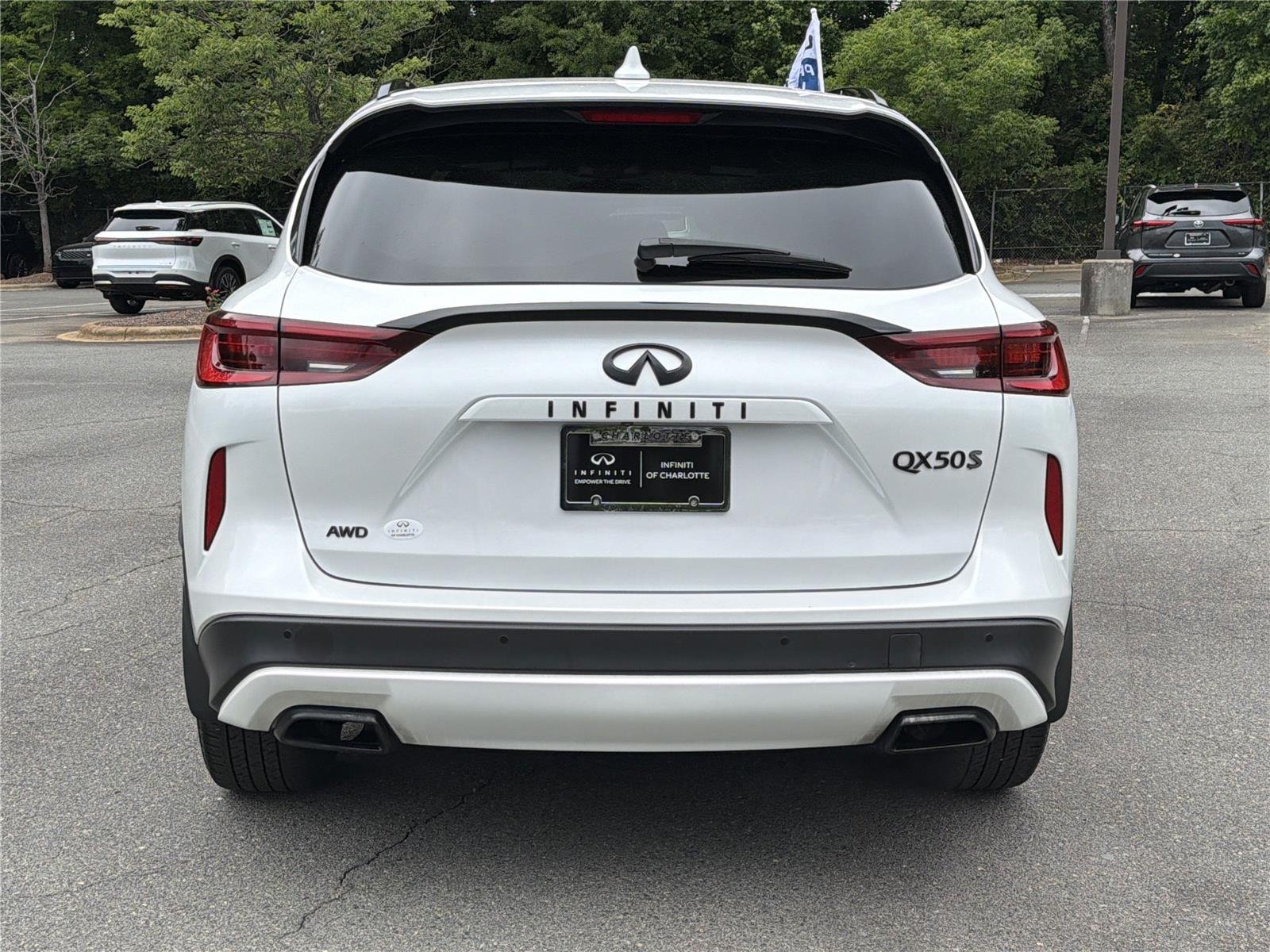 Used 2023 Radiant White INFINITI SPORT image 25