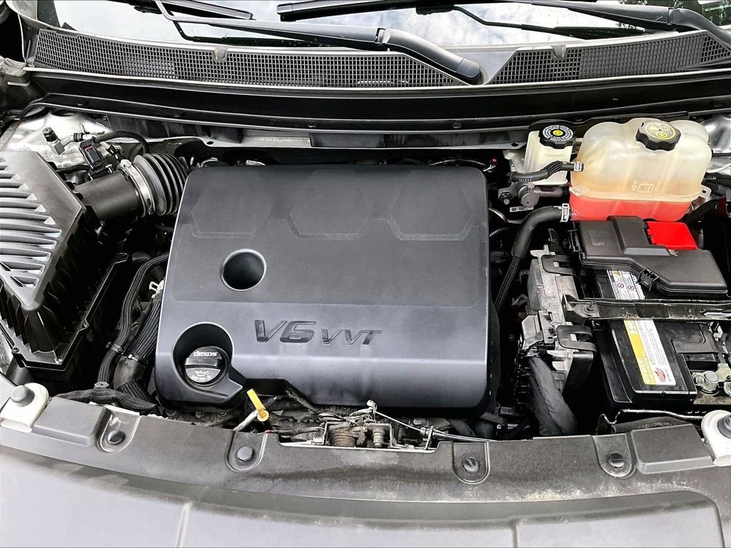 Used 2020 Silver Ice Metallic Chevrolet LT image 36