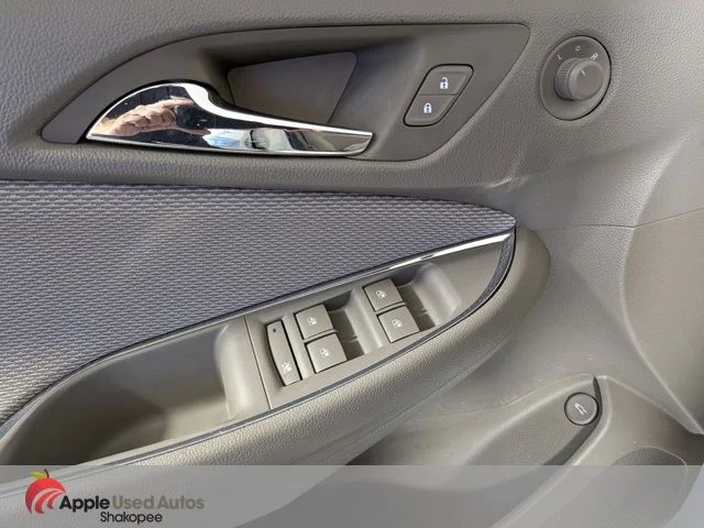 Used 2018 White Chevrolet LT image 12