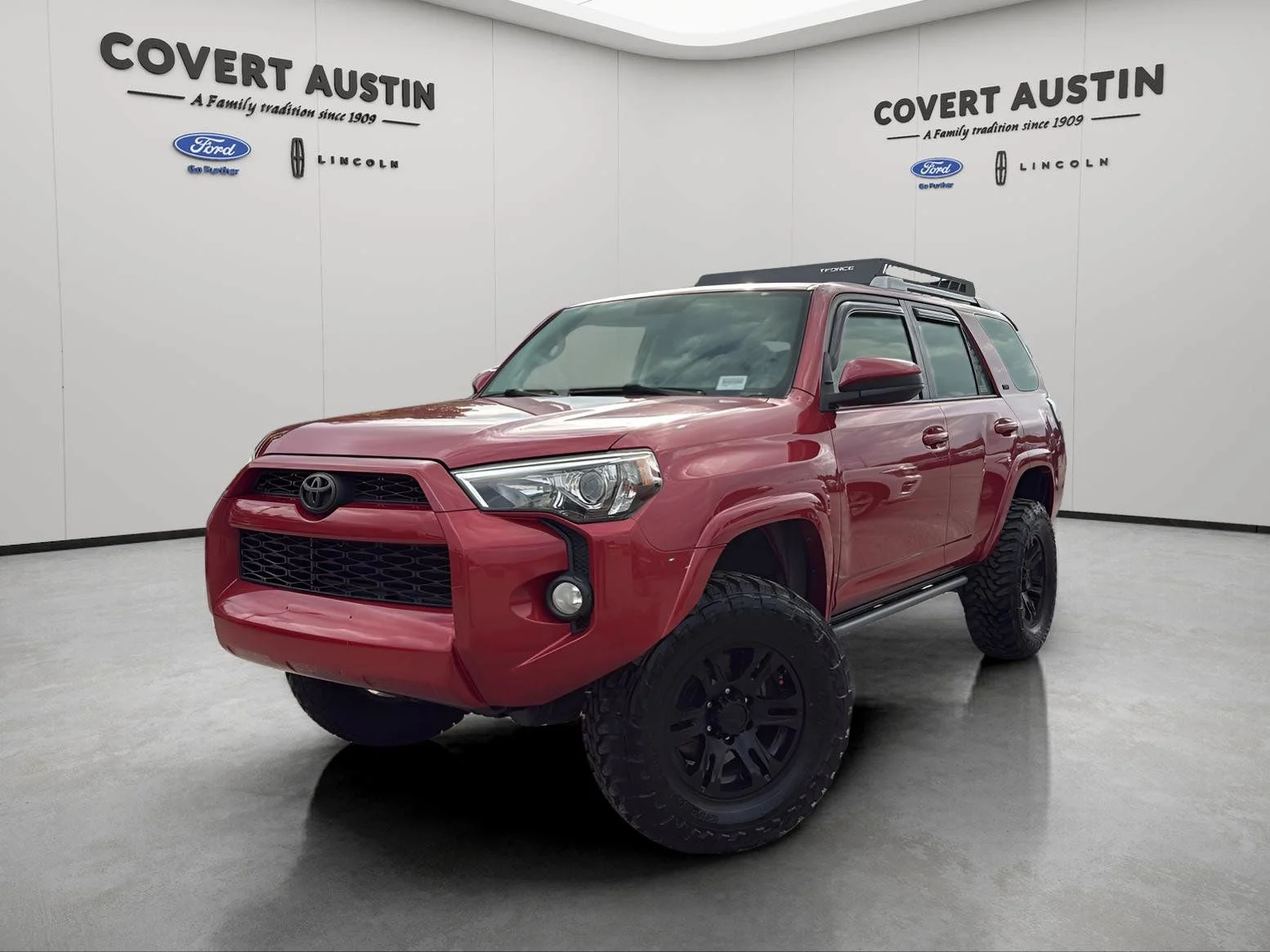 Used 2016 Red Toyota SR5 image 1