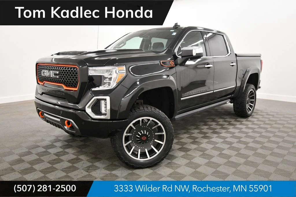 2022 GMC Sierra 4WD Crew Cab Short Box SLT's photo