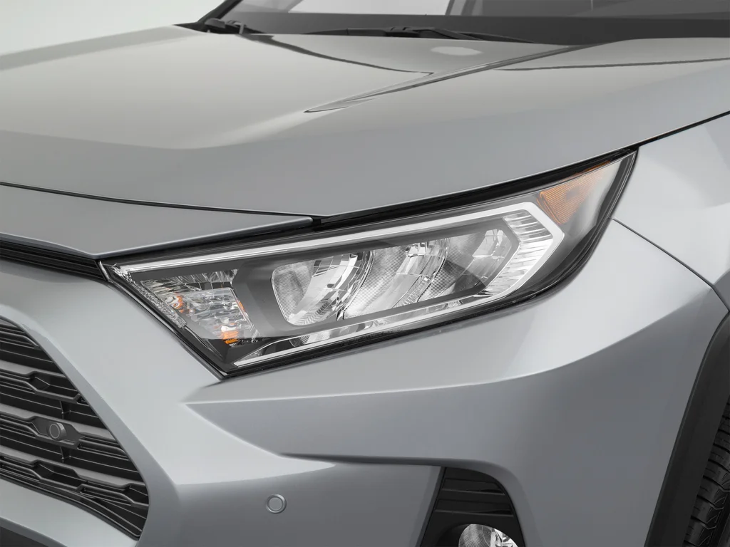 Used 2020 Silver Toyota XLE image 54