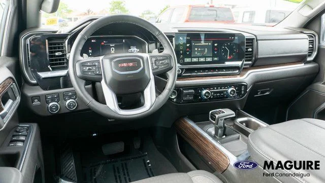 Used 2025 White GMC Elevation image 12