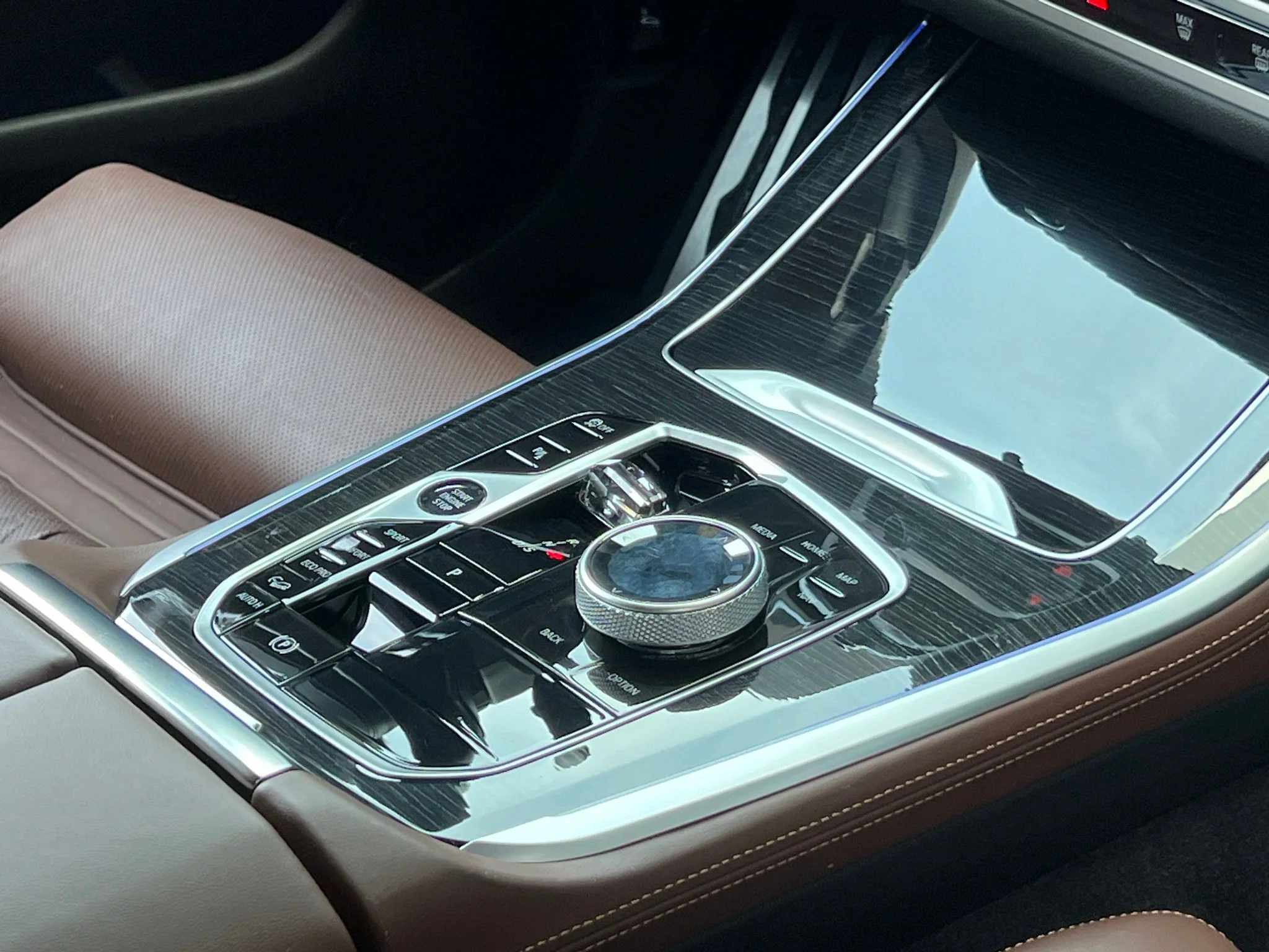 Used 2024 Gray BMW M60i image 40
