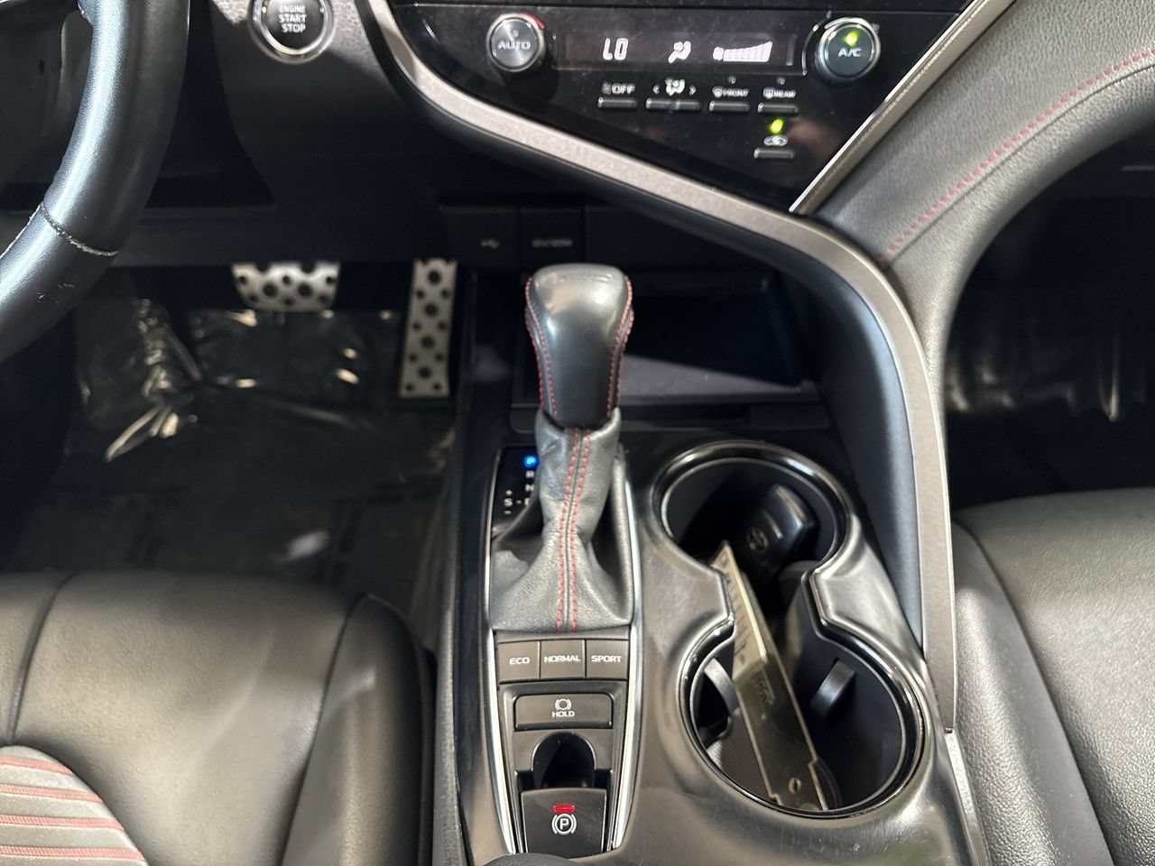 Used 2020 Midnight Black Metallic Toyota XSE V6 image 20