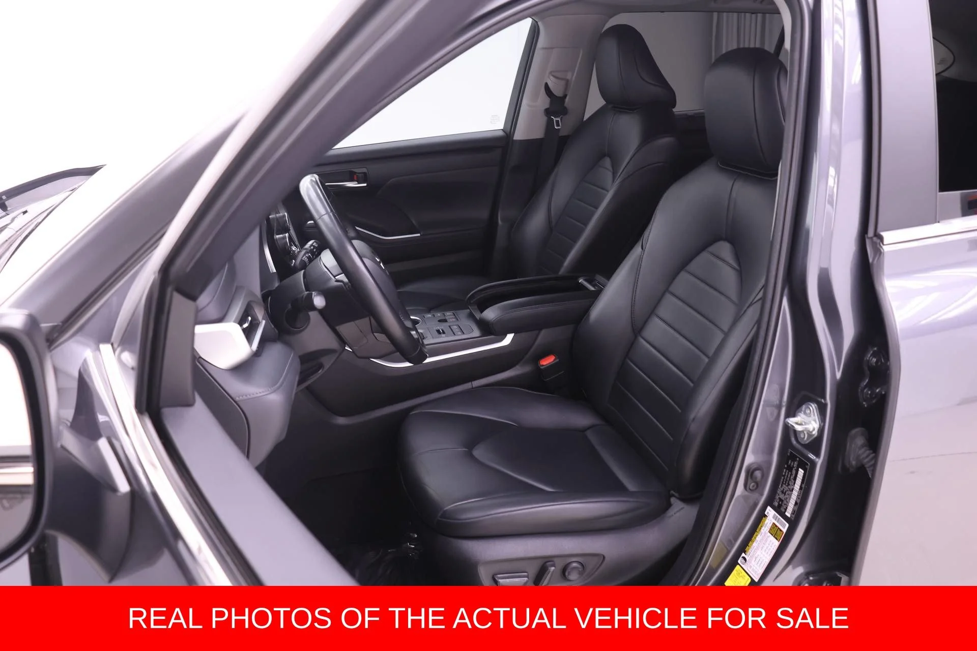 Used 2023 Gray Toyota XLE image 4