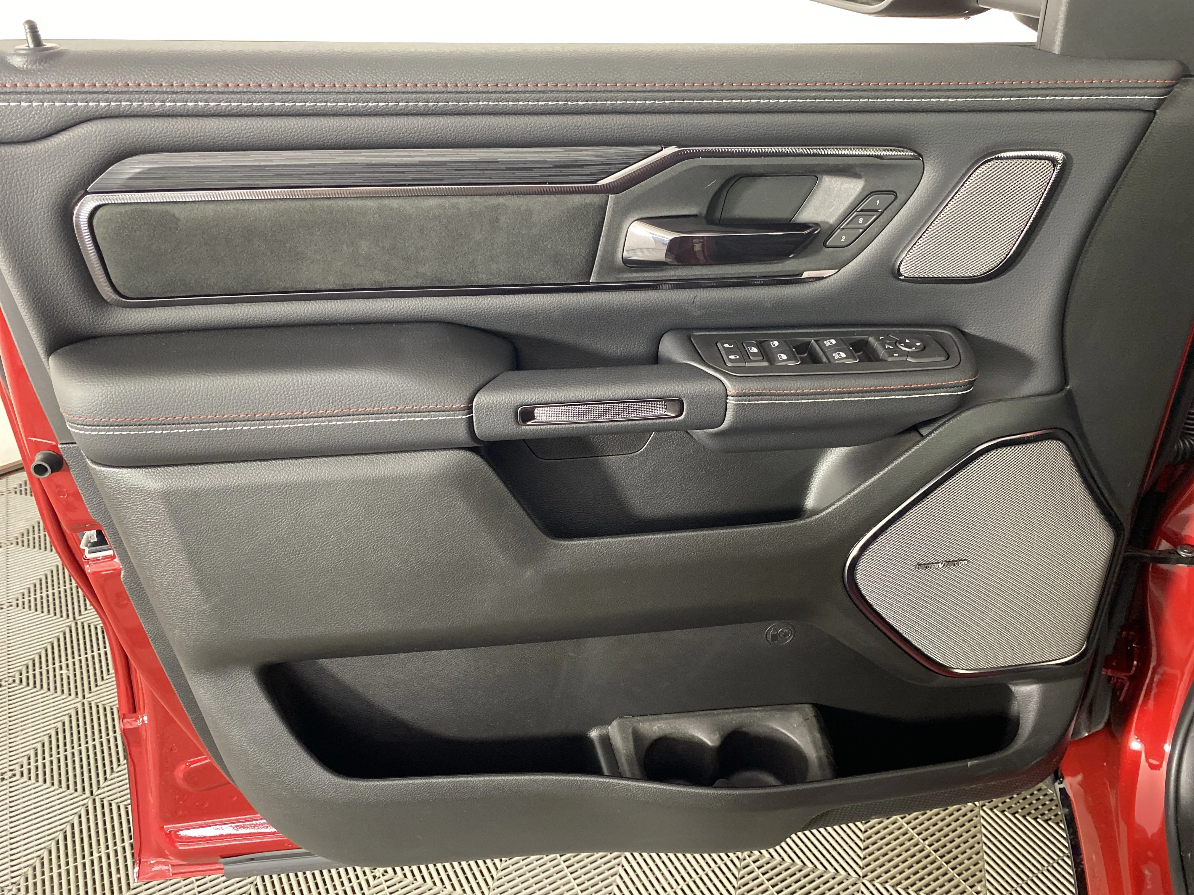 New 2026 Molten Red Pearl-Coat Exterior Paint RAM Rebel image 14