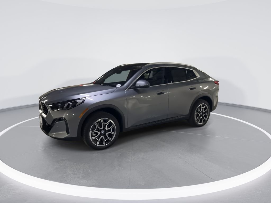 Used 2026 Gray BMW xDrive28i image 4