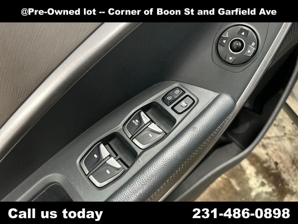 Used 2013 Silver Hyundai GLS image 16