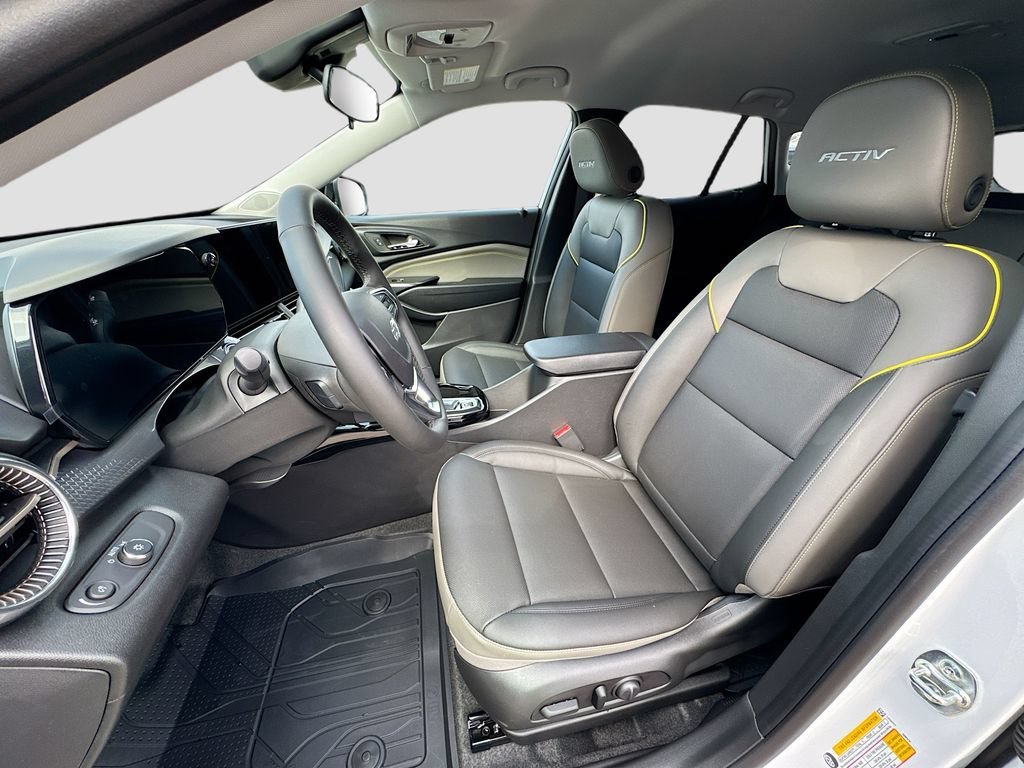 New 2026 Summit White Chevrolet ACTIV image 21