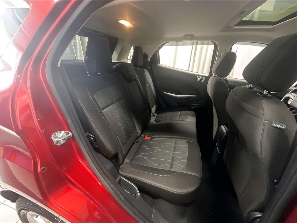 Used 2019 Red Ford SE image 16