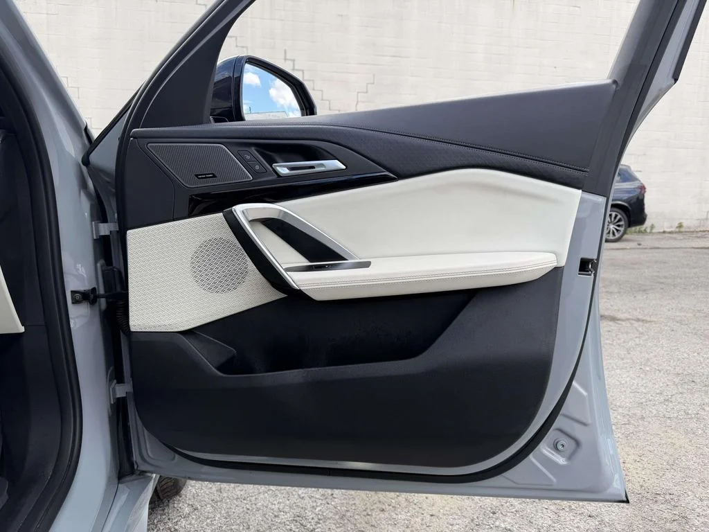 Used 2026 Gray BMW xDrive28i image 13
