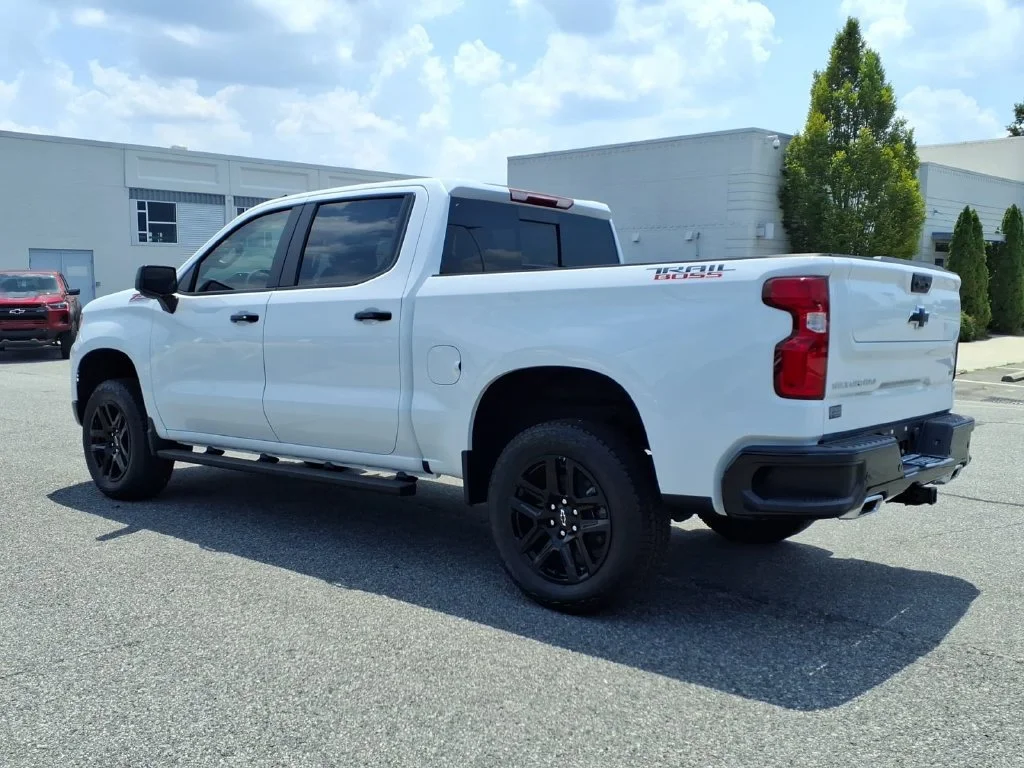2026 Chevrolet Silverado 1500 LT Trail Boss - Photo 2
