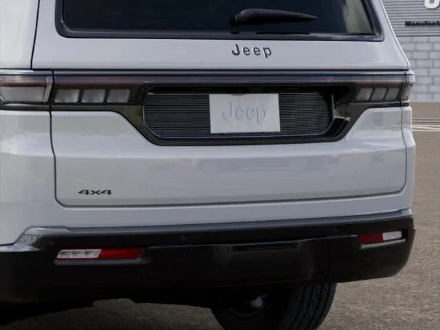 New 2026 Bright White Clear-Coat Exterior Paint Jeep Limited Altitude image 39