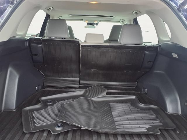 Used 2021  Toyota XLE Premium image 24