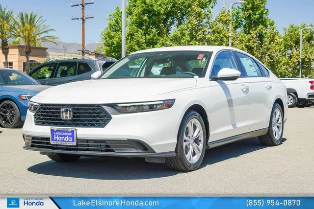 New 2026 Platinum White Pearl Honda LX image 3