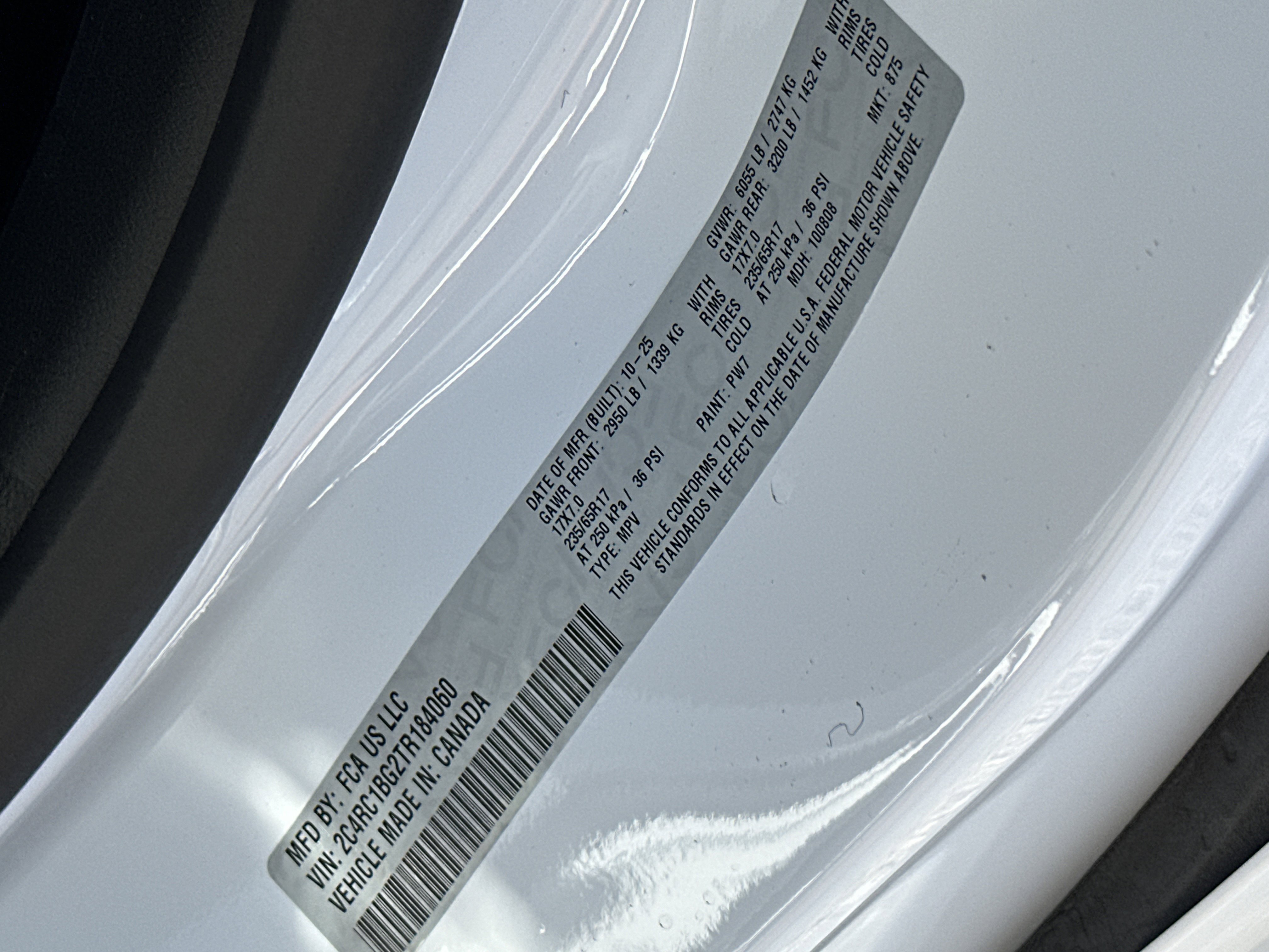 New 2026 Bright White Clear-Coat Exterior Paint Chrysler Select image 31
