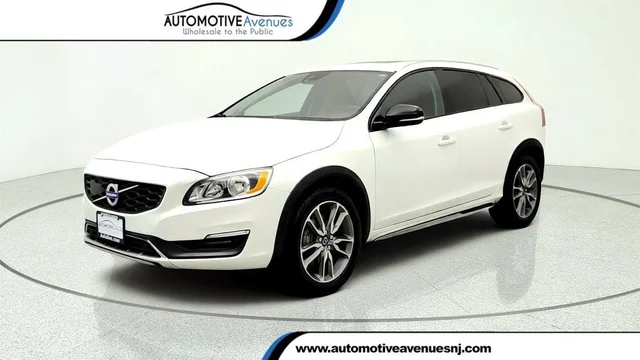 2015 Volvo V60 Cross Country 2015.5 4dr Wagon T5 AWD w/ Convenience & BLIS Packages