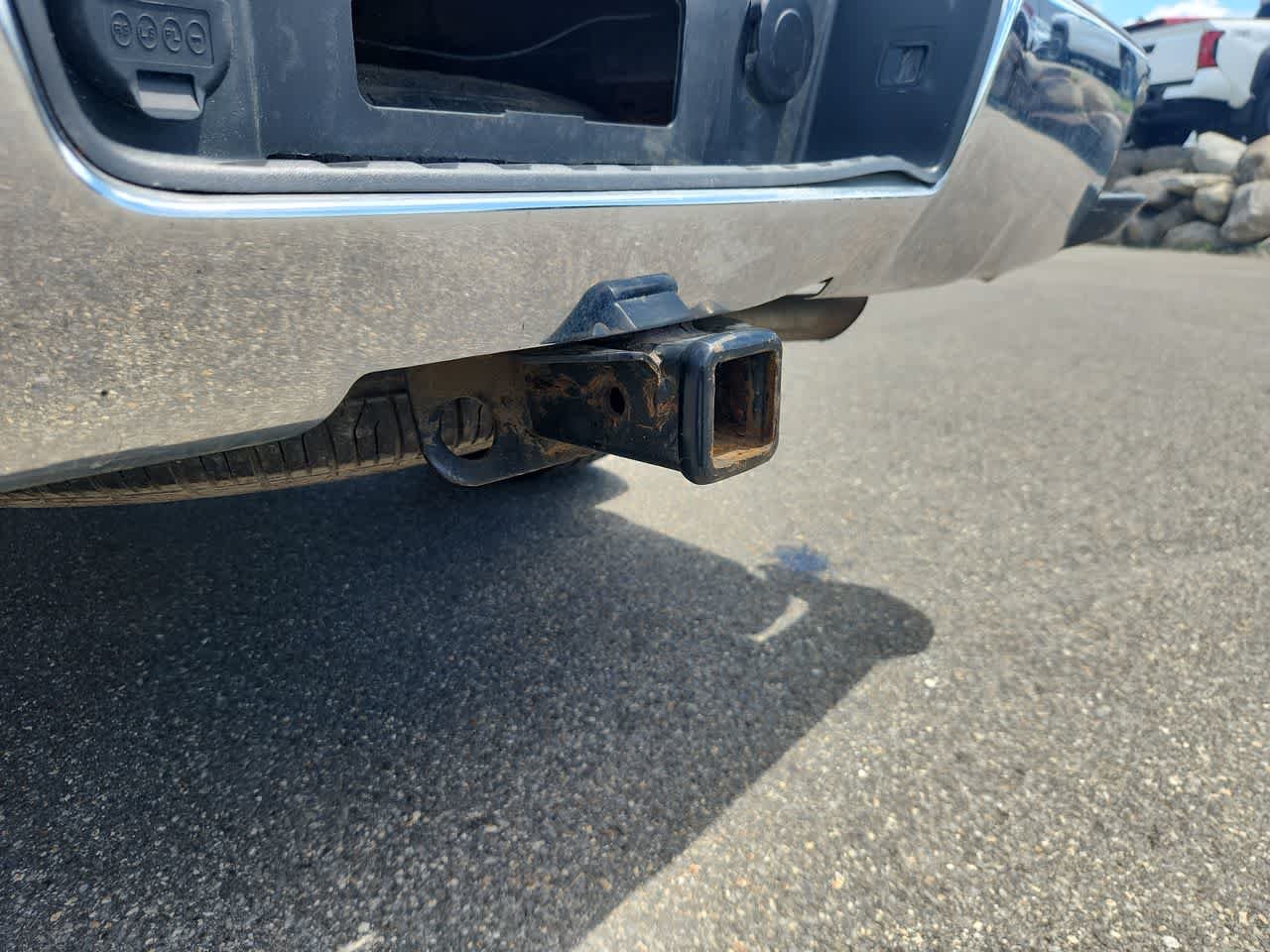 Used 2019 Summit White GMC SLE image 16