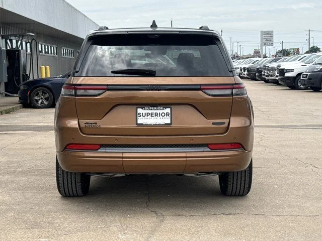 New 2026 Copper Shino Metallic Clear-Coat Exterior Paint Jeep Summit image 4