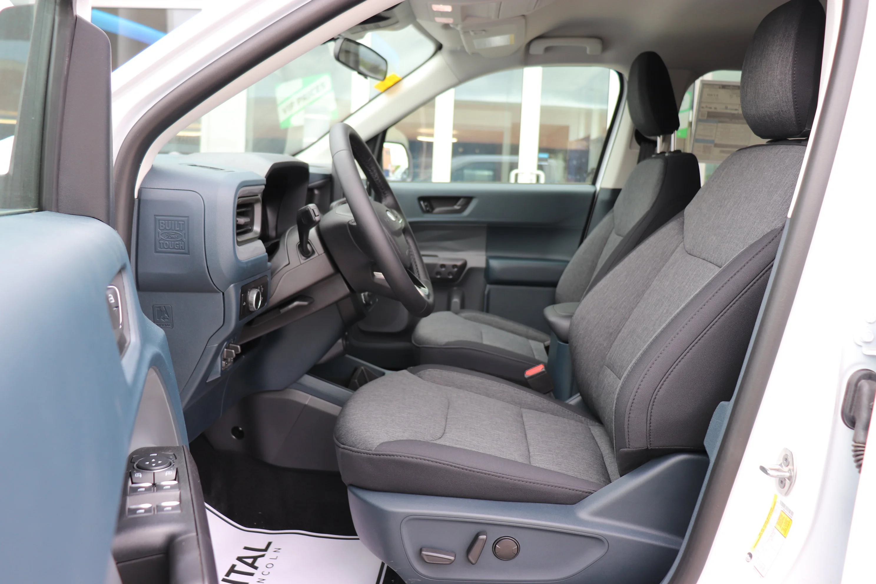 New 2026 OXFORD WHITE Ford XLT image 6