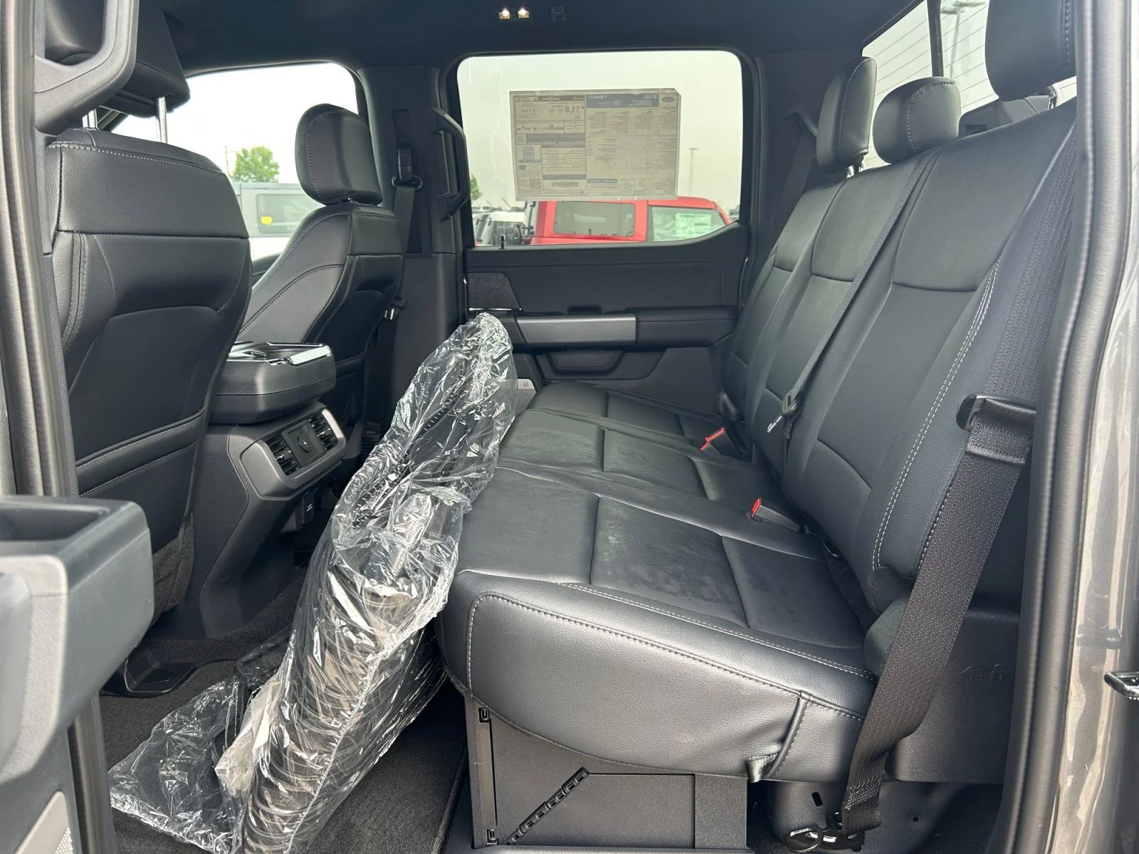 New 2026 Carbonized Grey Metallic Ford XLT image 18