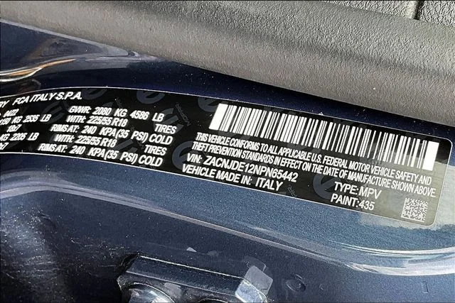 Used 2022 Blue Jeep Altitude image 18
