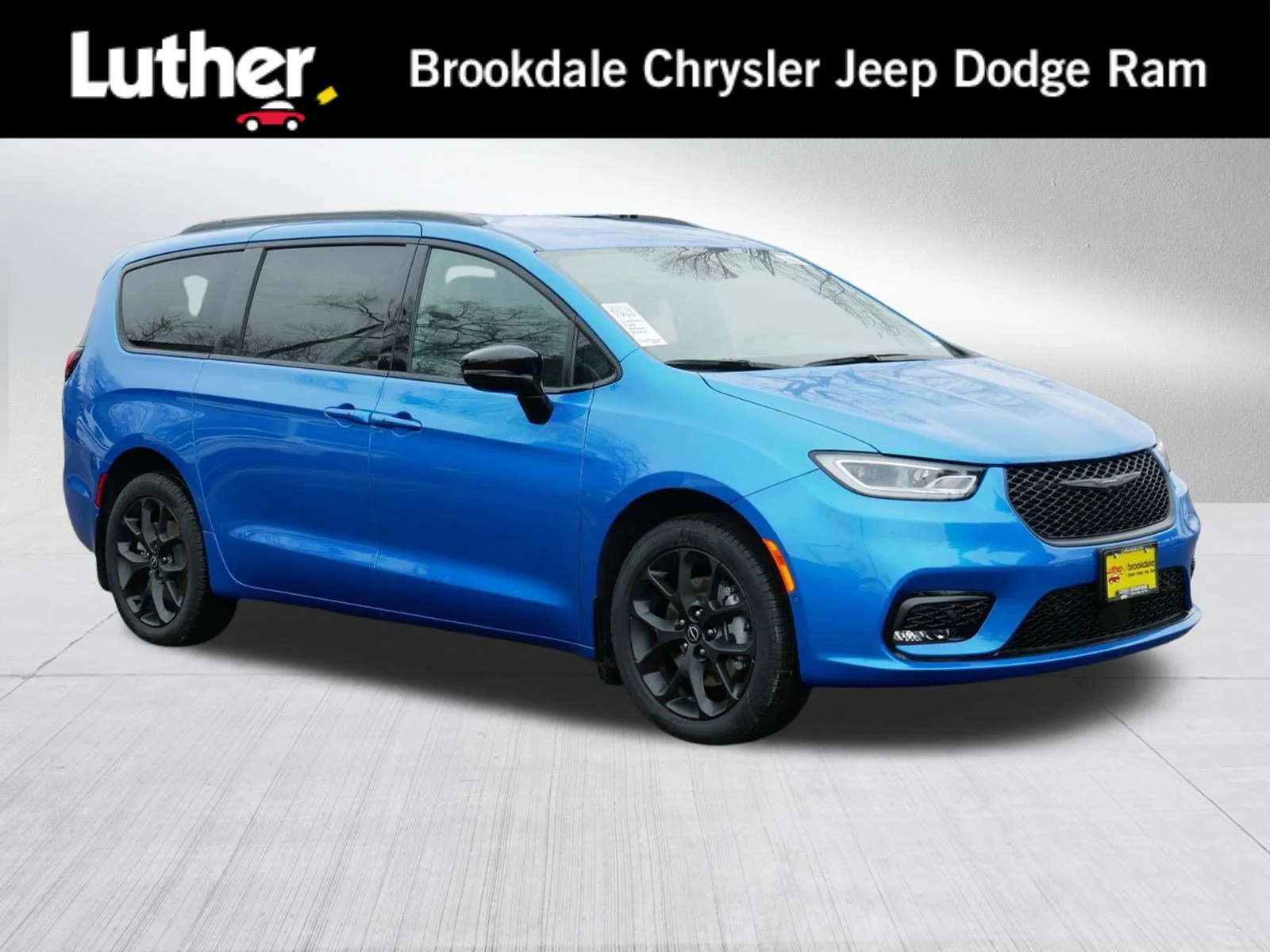 2026 Chrysler Pacifica Select AWD's photo