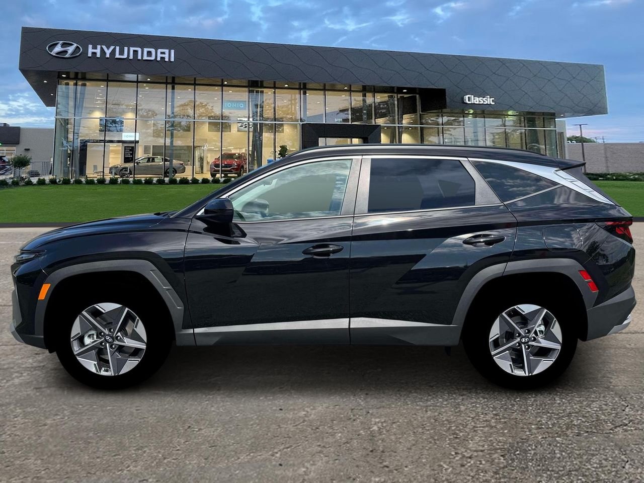 New 2026 Phantom Black Pearl Hyundai SEL image 3