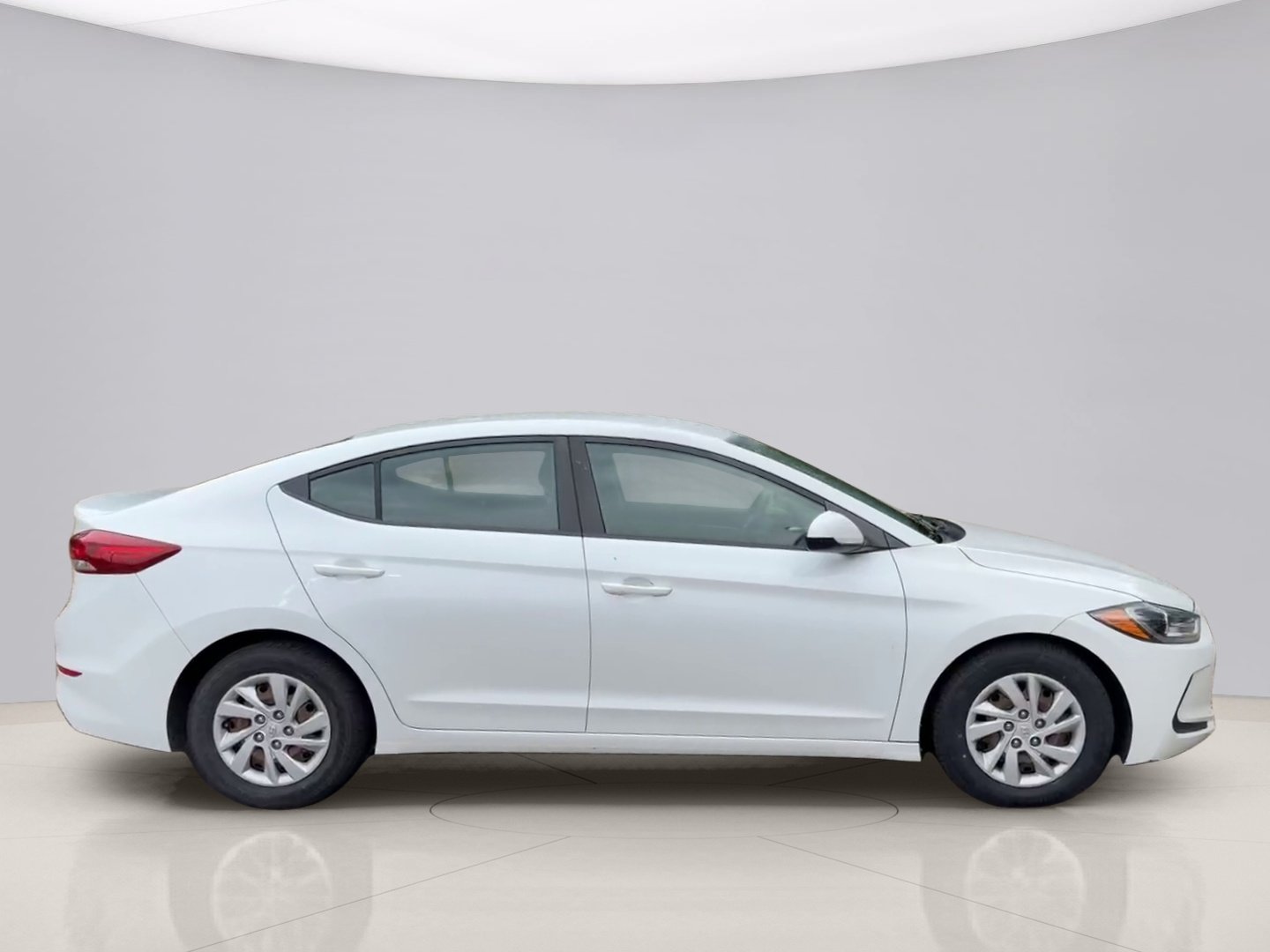 Used 2018 White Hyundai  image 6