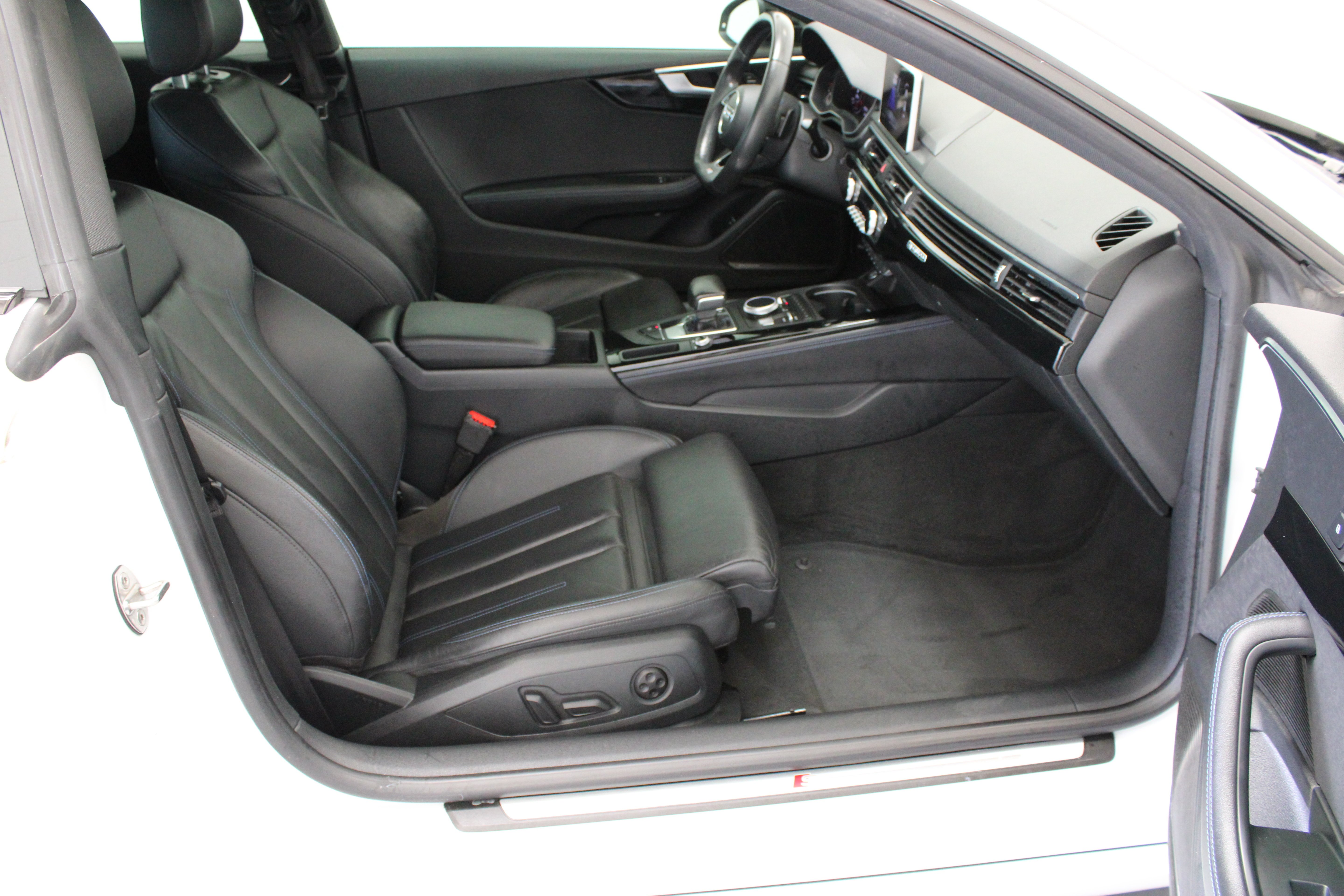 Used 2019 Ibis White Audi Premium Plus 2.0T image 32