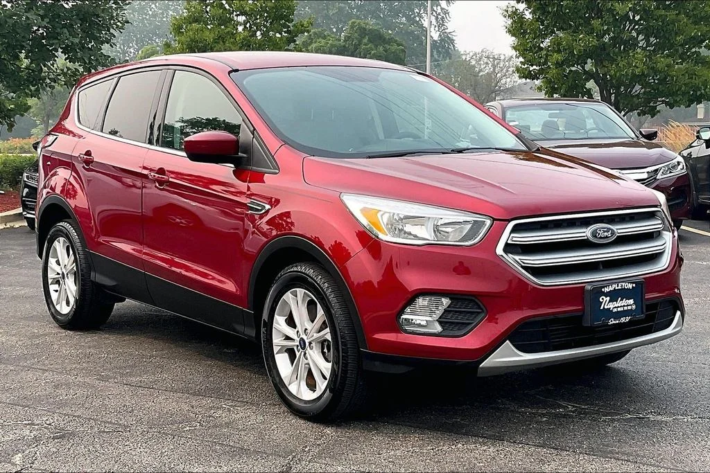 Used 2017 Red Ford SE image 38