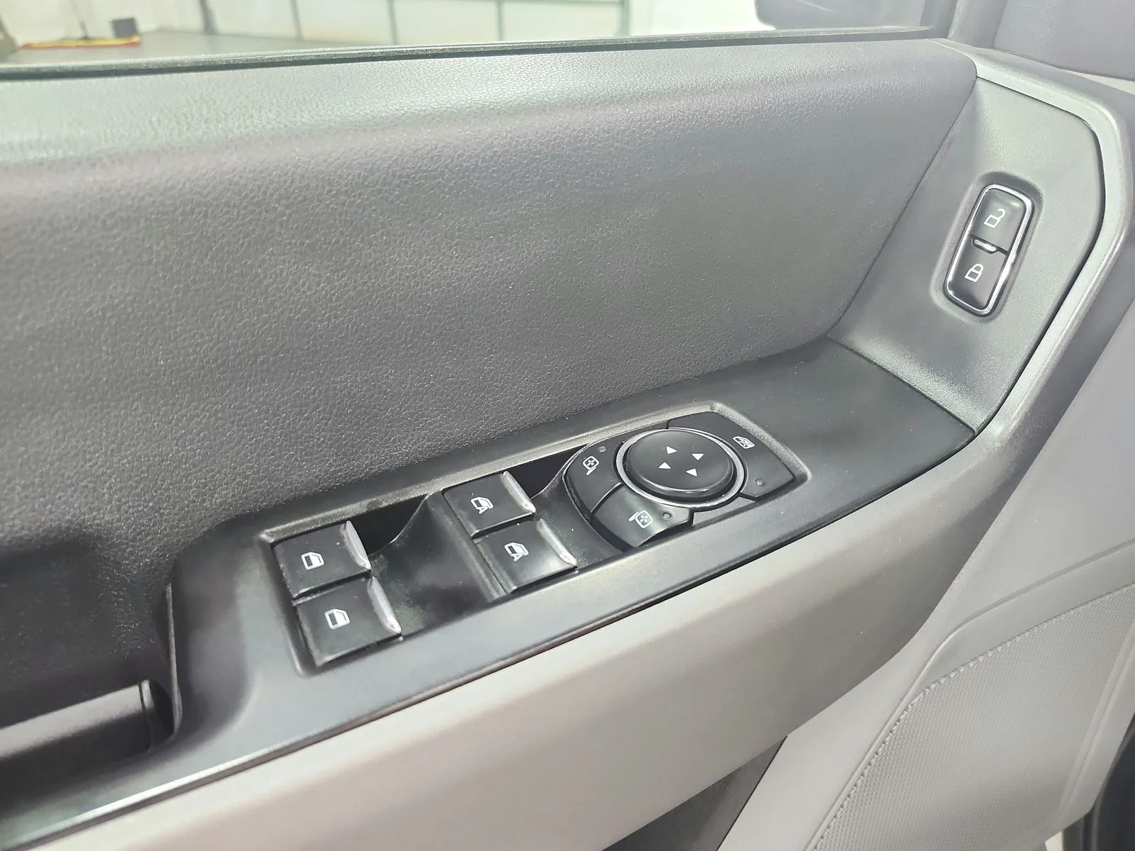 Used 2023 White Ford XL image 33
