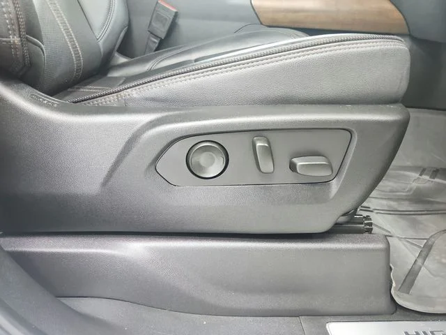 Used 2024 White Chevrolet High Country image 42