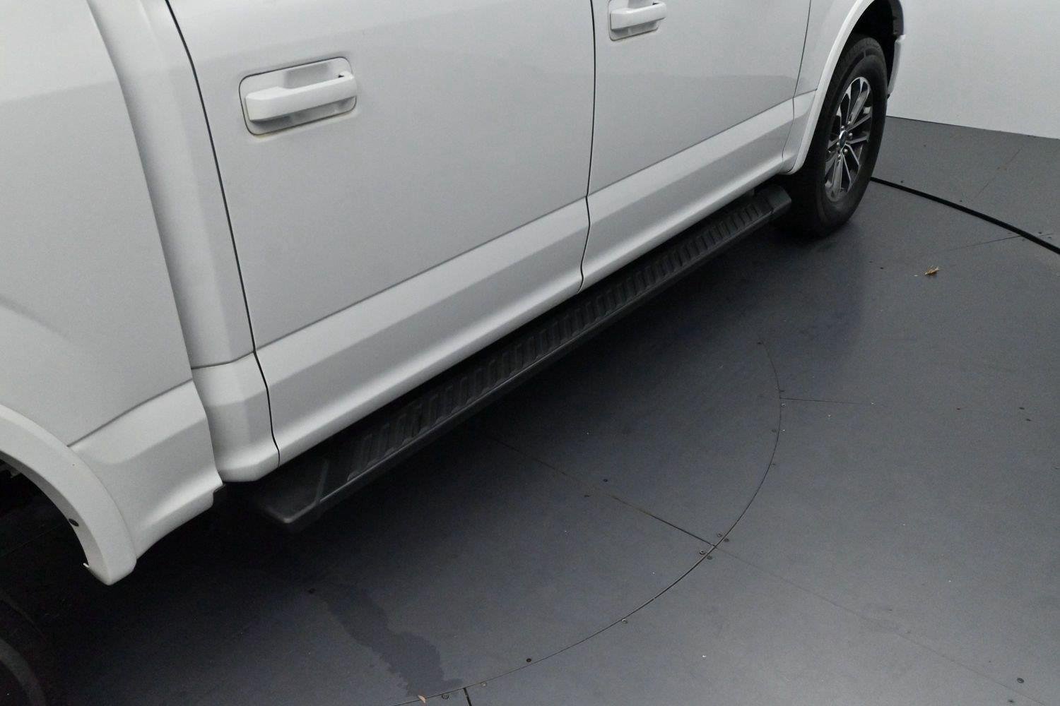 Used 2018 Oxford White Ford XLT image 9