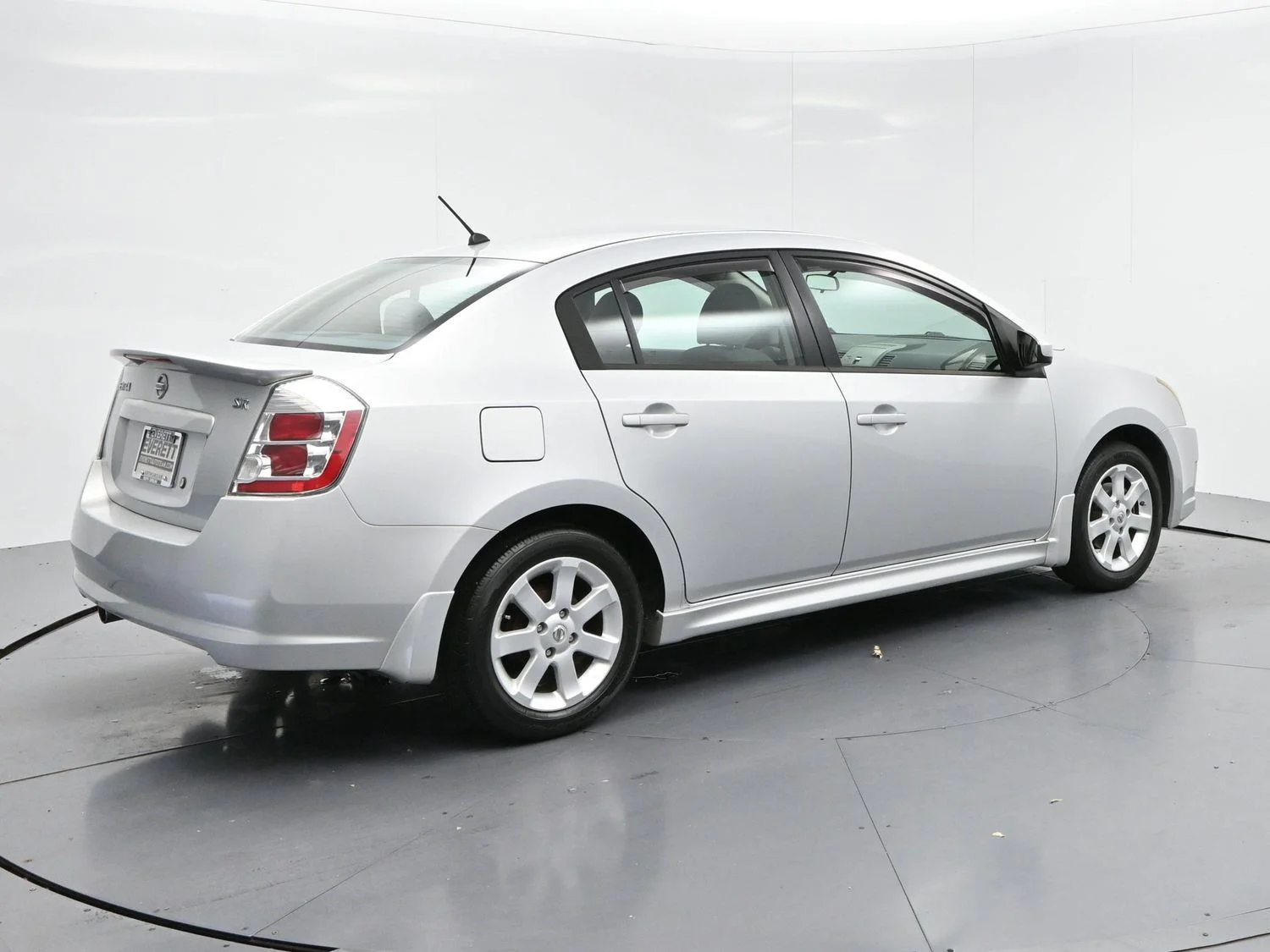 Used 2010 Brilliant Silver Metallic Nissan 2.0 SR image 7