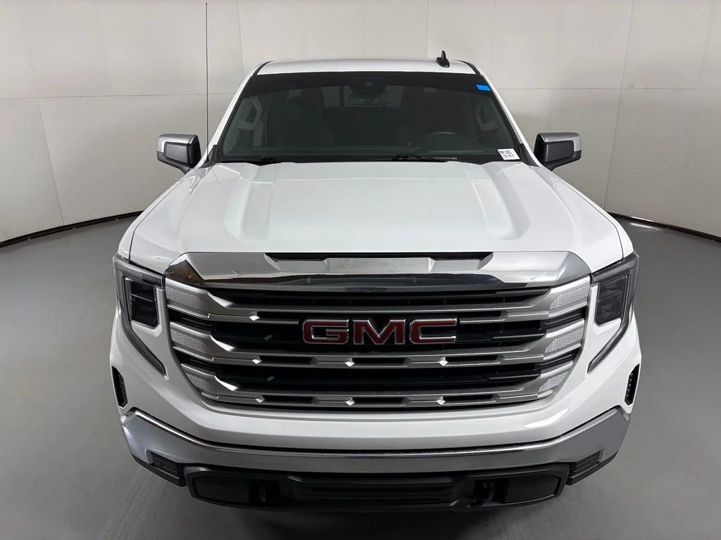 Certified Used 2026 White GMC SLE image 4