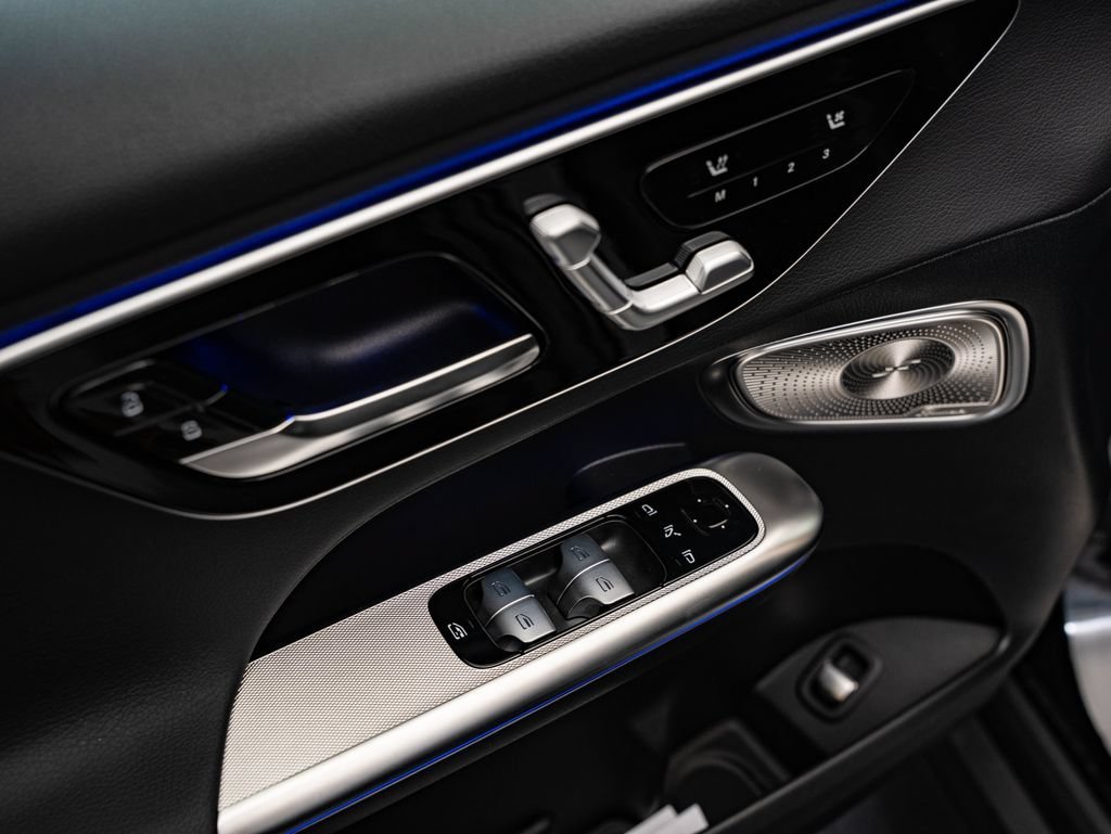 New 2027 Black Mercedes-Benz GLC 300 Coupe image 25