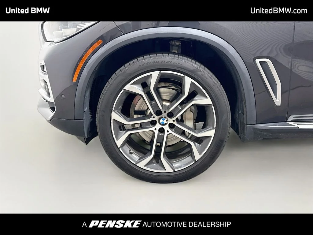 Used 2020 Dark Graphite Metallic BMW xDrive40i image 9