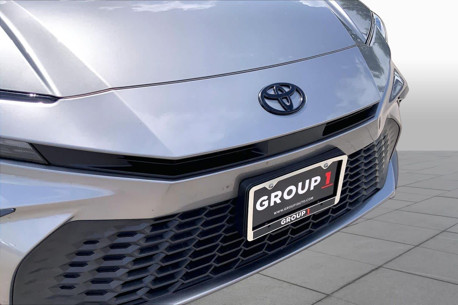 Used 2025 Heavy Metal Toyota SE image 28
