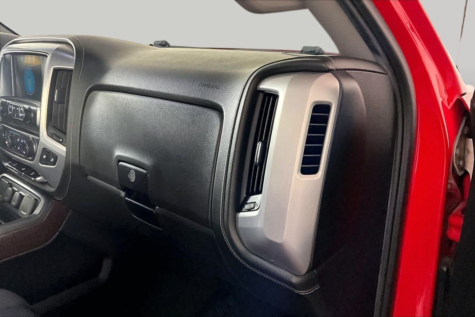 Used 2018 Cardinal Red GMC SLE image 18