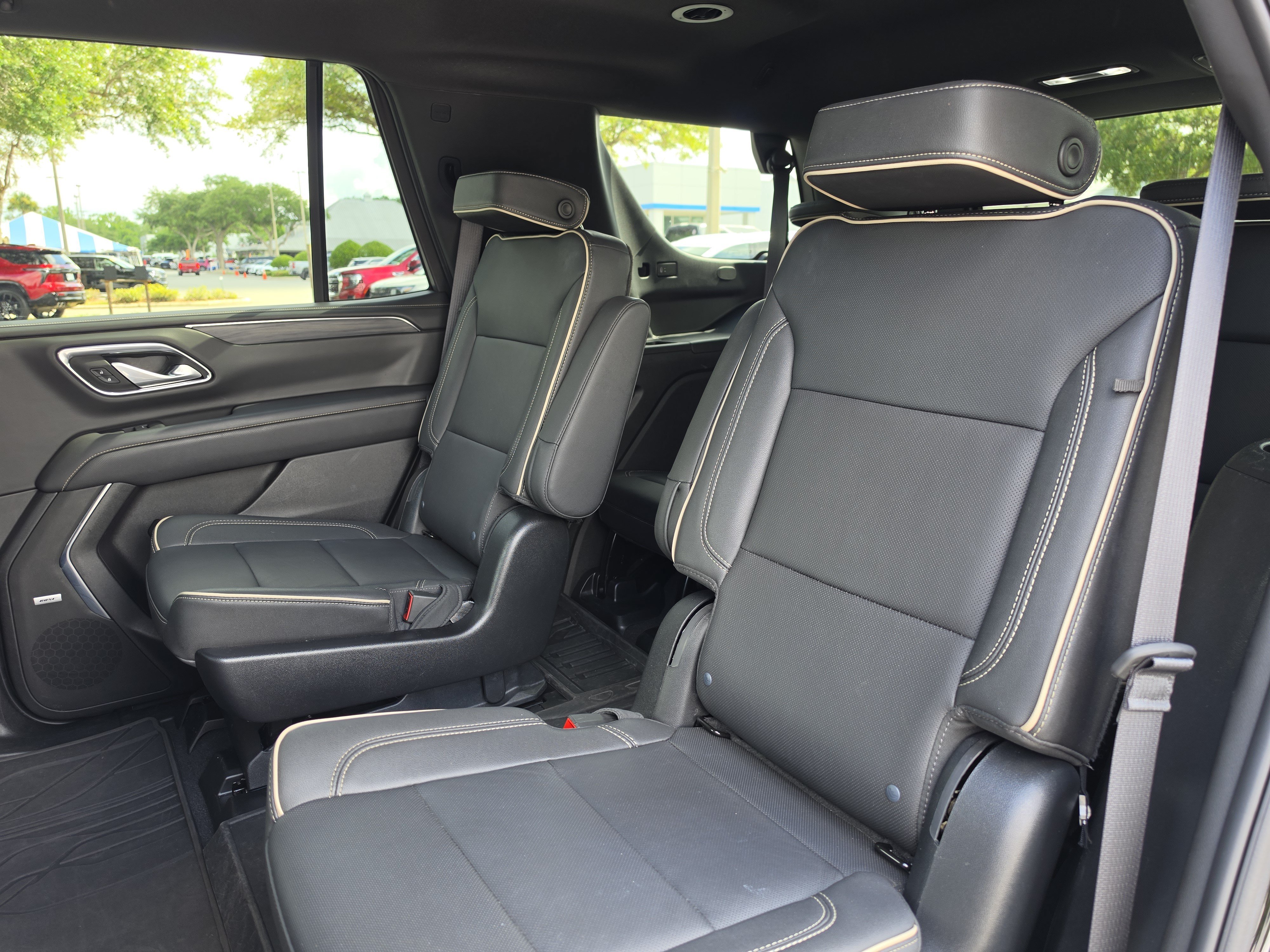 Used 2023 Onyx Black GMC SLT image 24