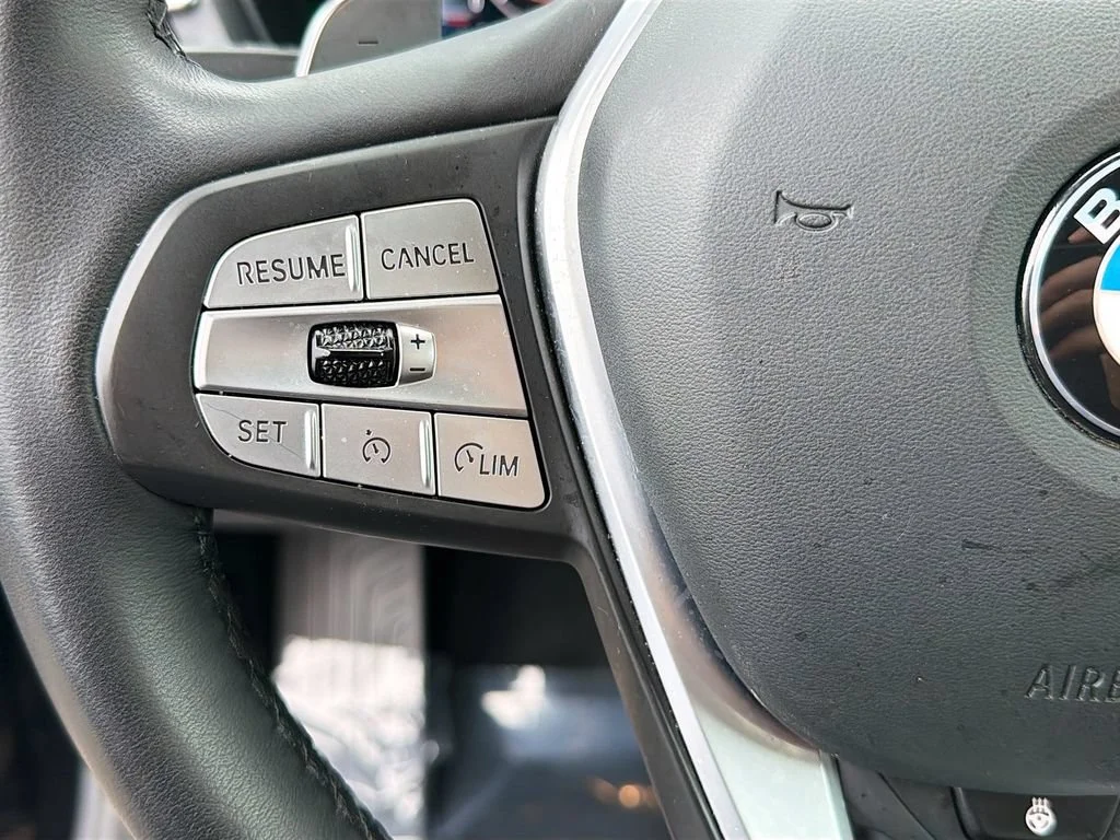 Used 2023  BMW xDrive30i image 12