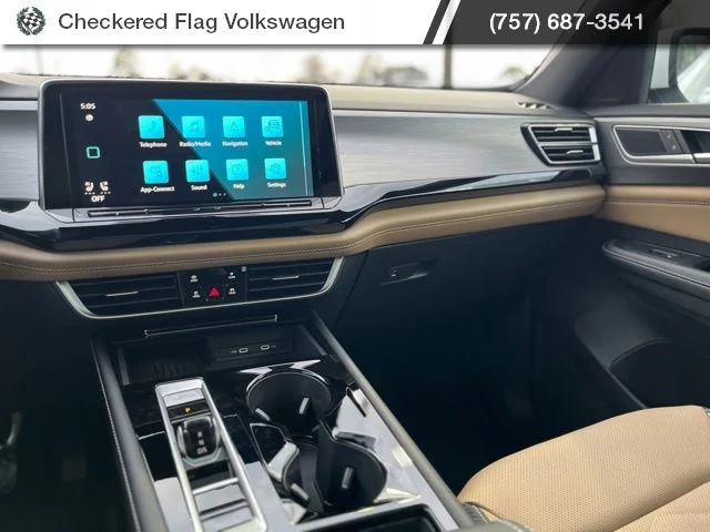 New 2026 White Volkswagen 2.0T SE w/Technology image 33