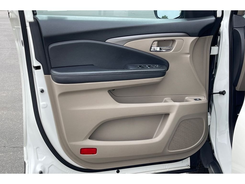 Certified Used 2018 White Diamond Pearl Honda EX image 11