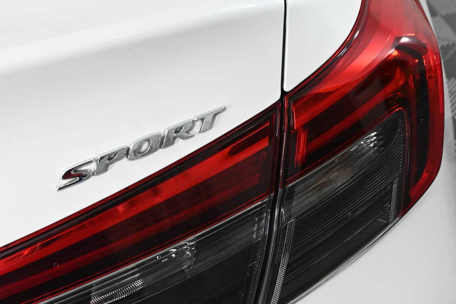 Used 2024 Platinum White Pearl Honda Sport image 8