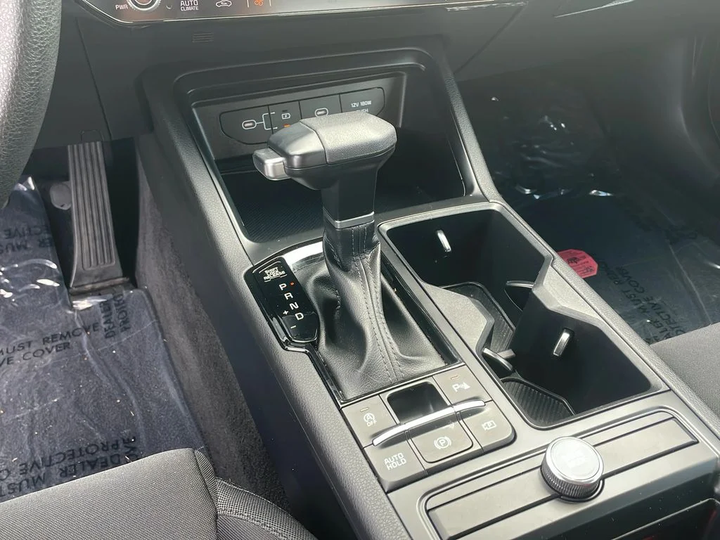 2025 Kia K5 LXS - Photo 18