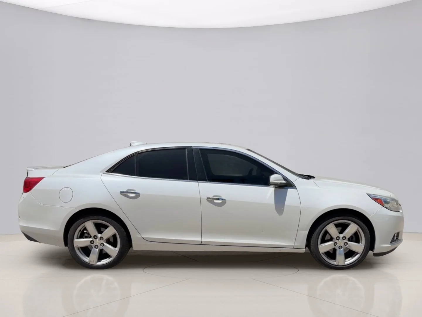 Used 2015 White Chevrolet 2LTZ image 6