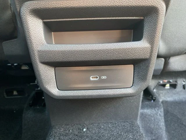 2025 Volkswagen Taos SEL - Photo 50