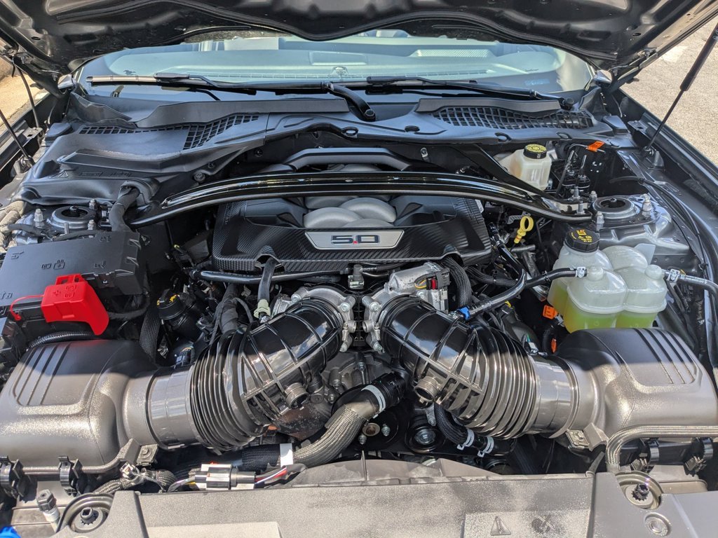 Used 2024  Ford GT Premium image 30